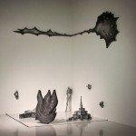 Arto Nurro: piirustus-veistosinstallaatio Kenttä, 2012, grafiitti, gesso, paperi, polystyreeni